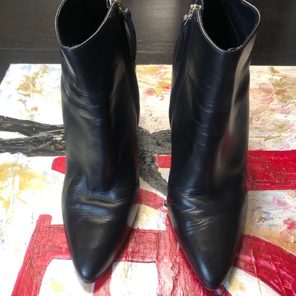 VC/John Camuto Black Leather Block Heel Booties / Size 10 - Picture 2 of 12